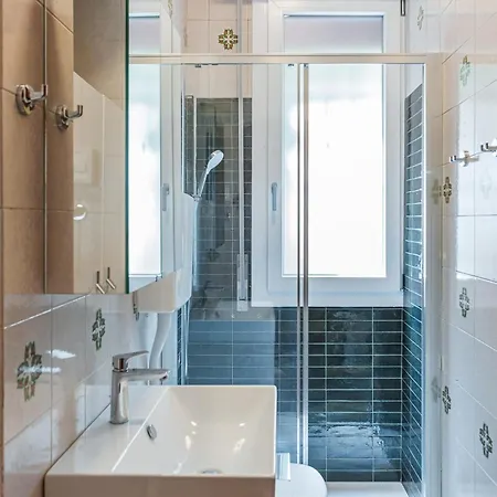 Ur-nest Tullio Levi Civita * Bolonia