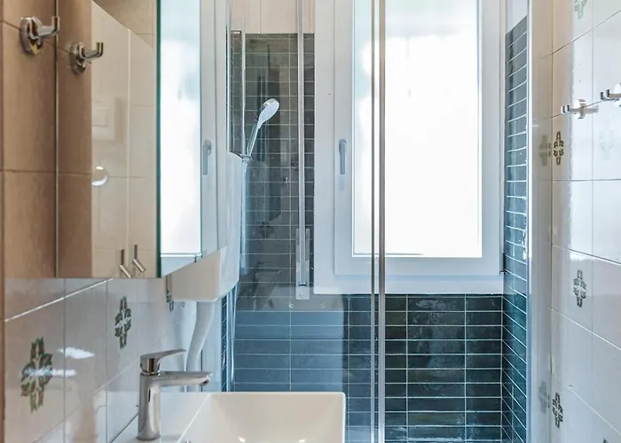 Ur-nest Tullio Levi Civita * بولونيا