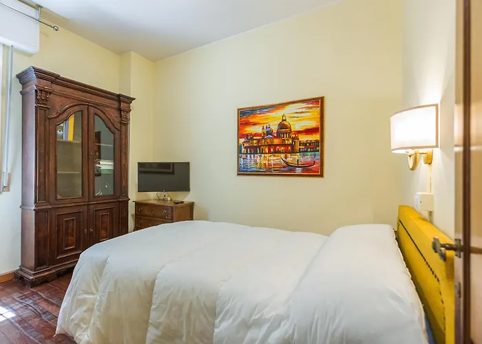 Ur-nest Tullio Levi Civita דירה *